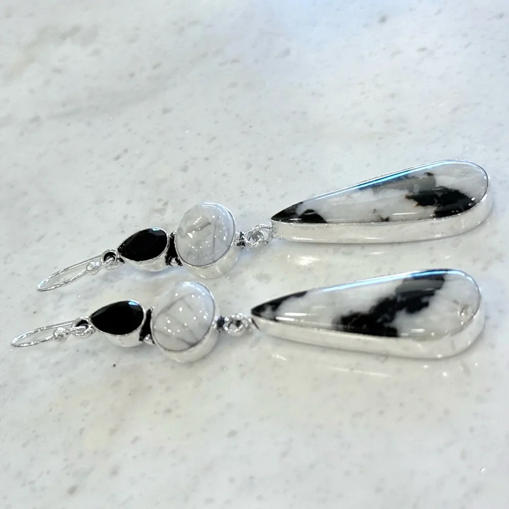 925 Sterling Silver White Buffalo Turquoise & Onyx Earrings - Picture 3 of 4